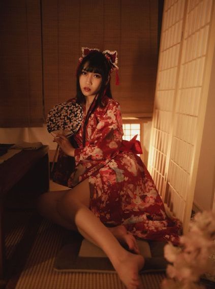 娇小性色